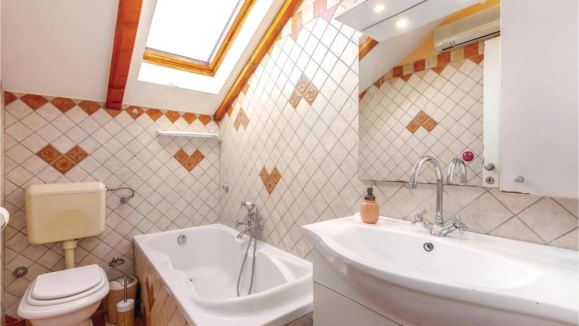 Amazing Apartment In Dramalj With Wifi