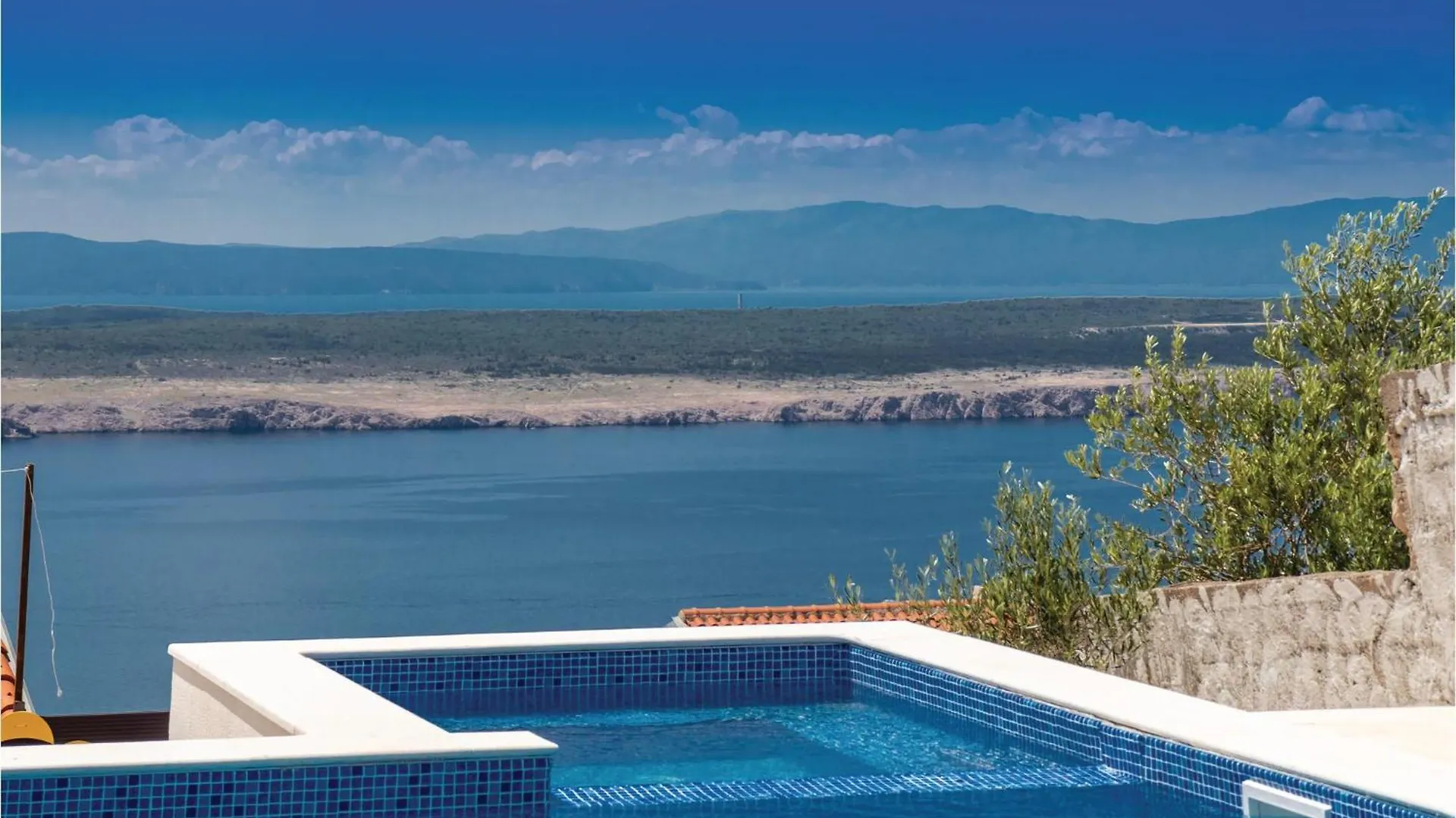 Amazing Apartment In Dramalj With Wifi