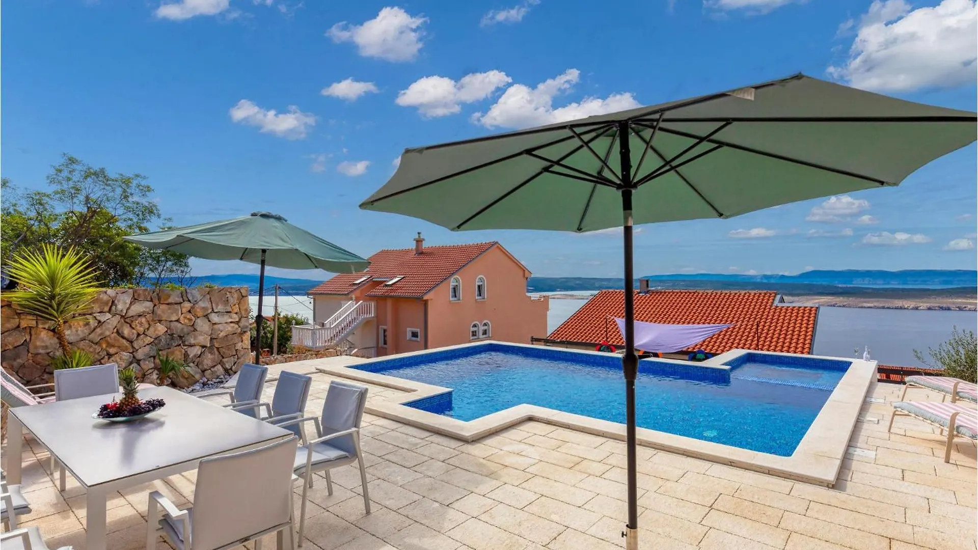 Amazing Apartment In Dramalj With Wifi