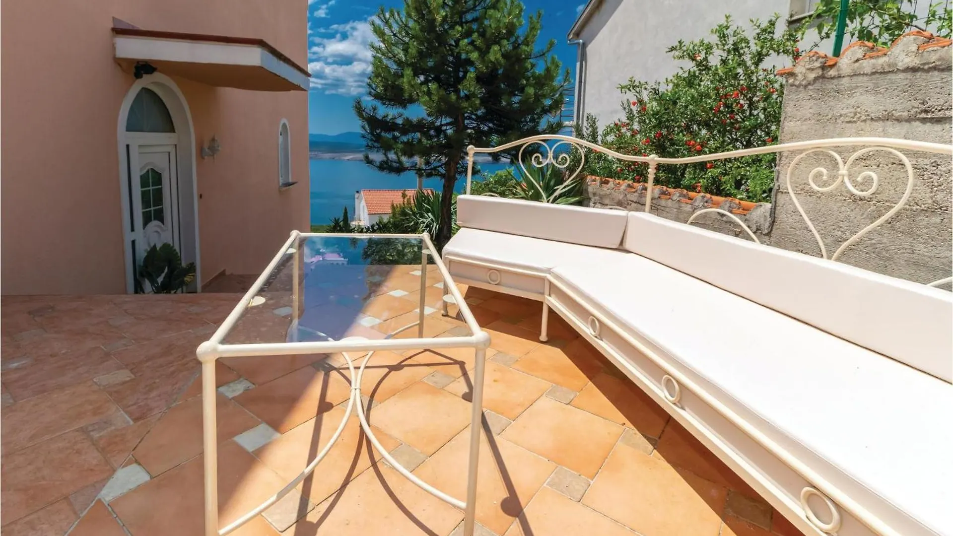 Amazing Apartment In Dramalj With Wifi 0*,